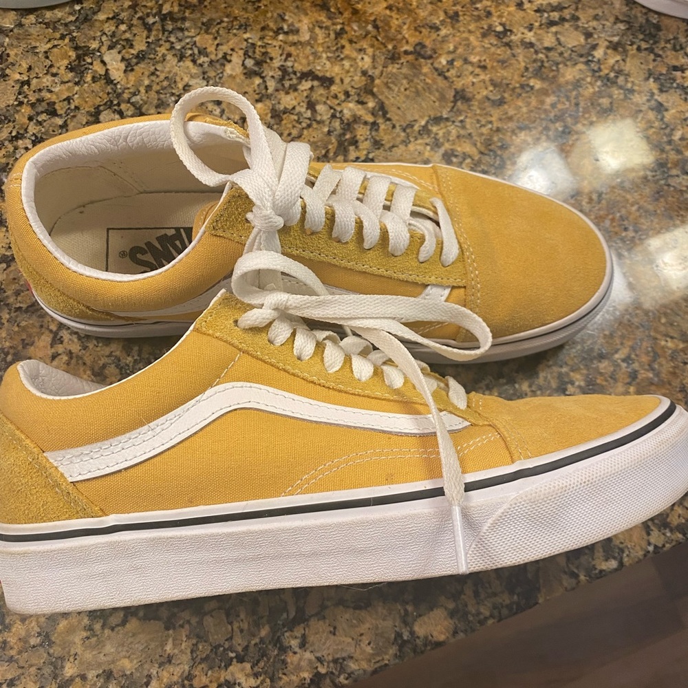 Vans ~ Mustard yellow…excellent cond!